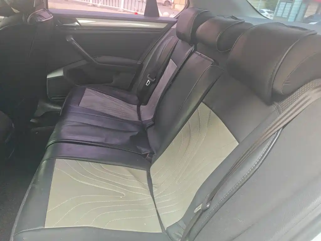 Volkswagen Bora — миниатюра 18