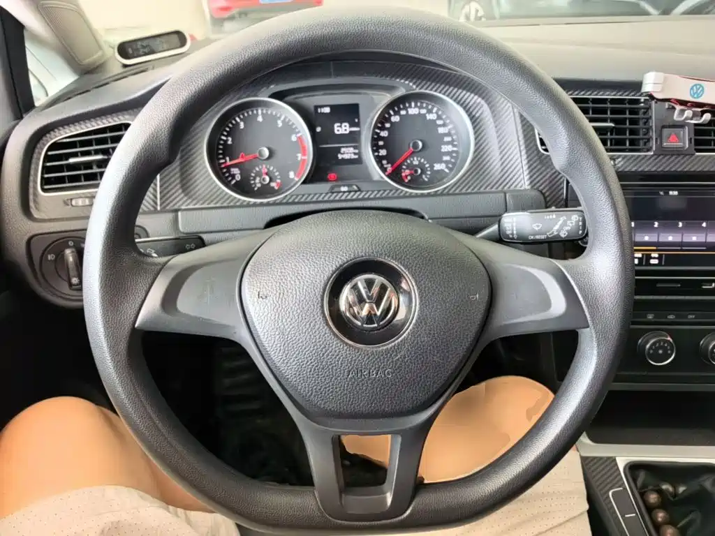 Volkswagen Golf — миниатюра 11