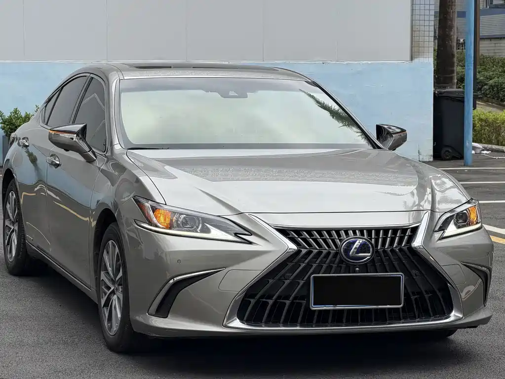 Lexus ES 2021 300h