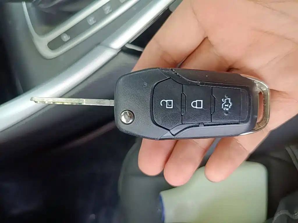 Ford Mondeo — миниатюра 9