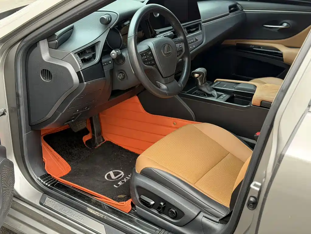 Lexus ES 2021 300h