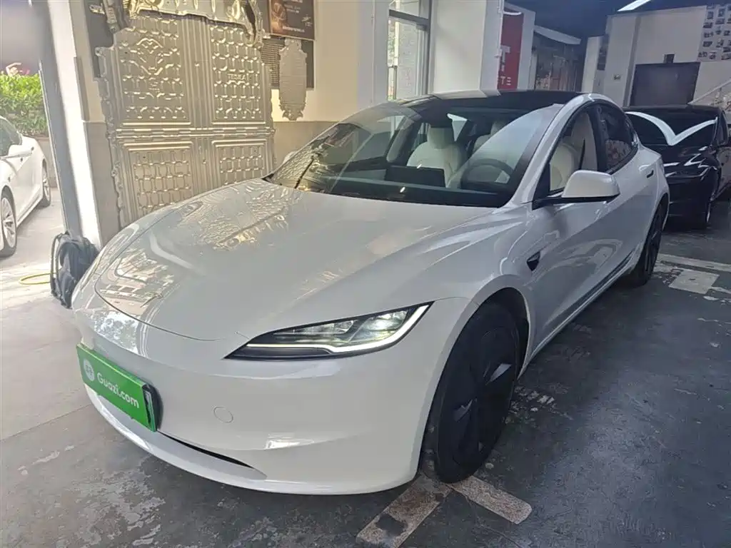 Tesla Model 3 2025