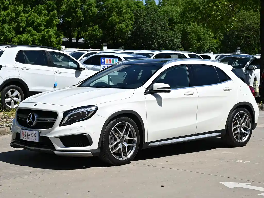 Mercedes-Benz GLA AMG