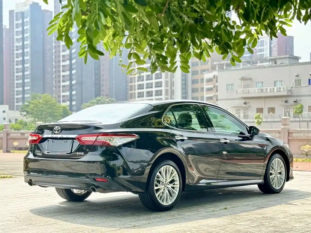Toyota Camry — миниатюра 6