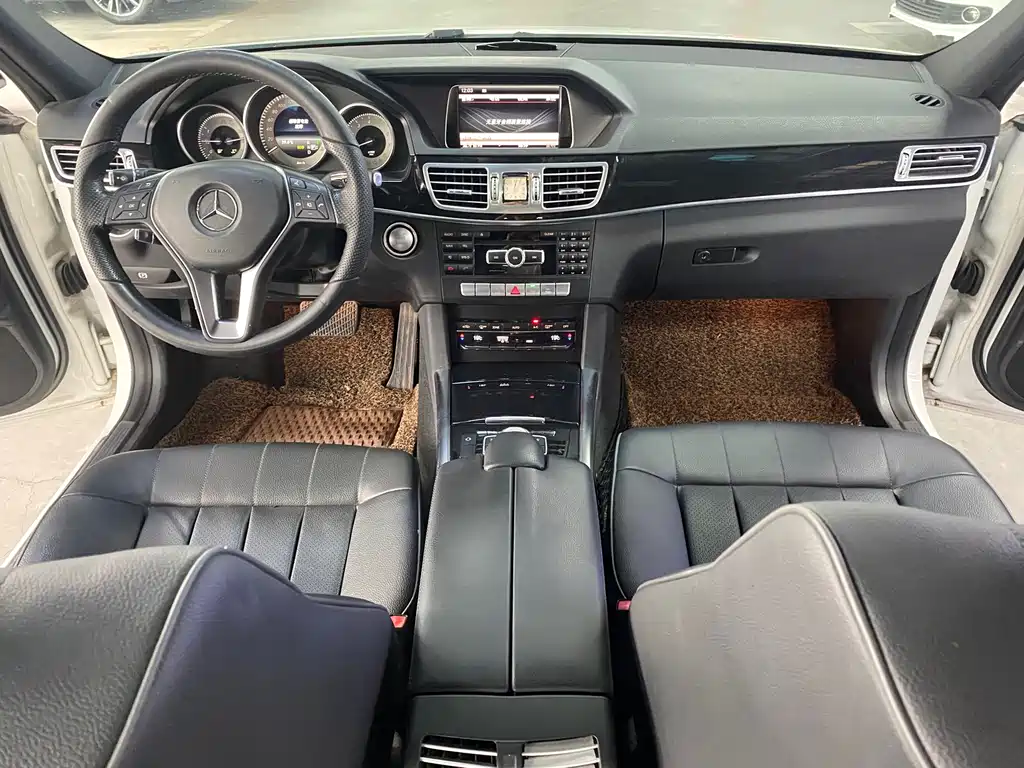 Mercedes-Benz E-Class — миниатюра 14
