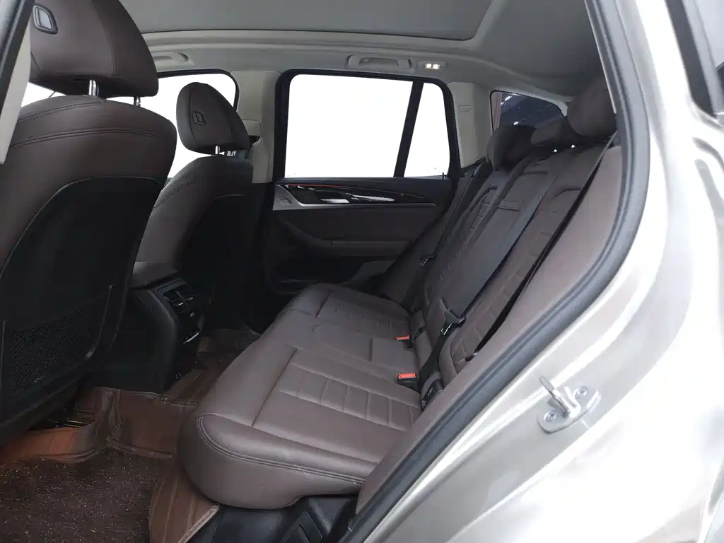 BMW iX3 — миниатюра 9