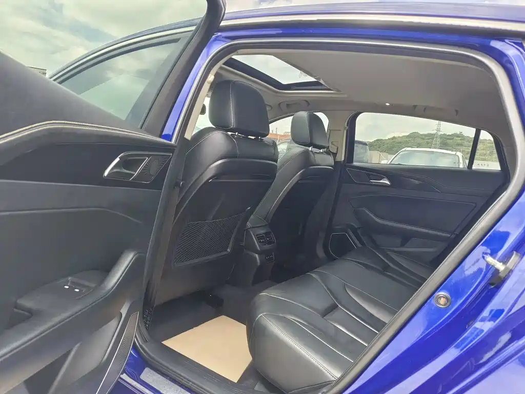 Hongqi Hongqi H5 — миниатюра 8