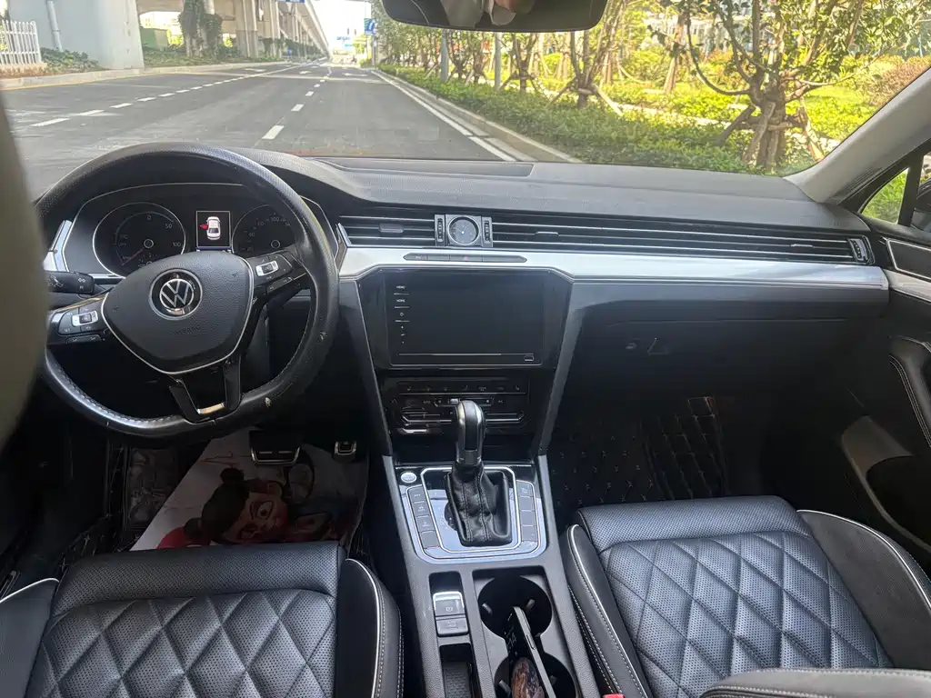 Volkswagen Magotan PHEV — миниатюра 6