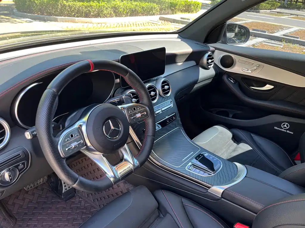 MERCEDES-BENZ GLC AMG