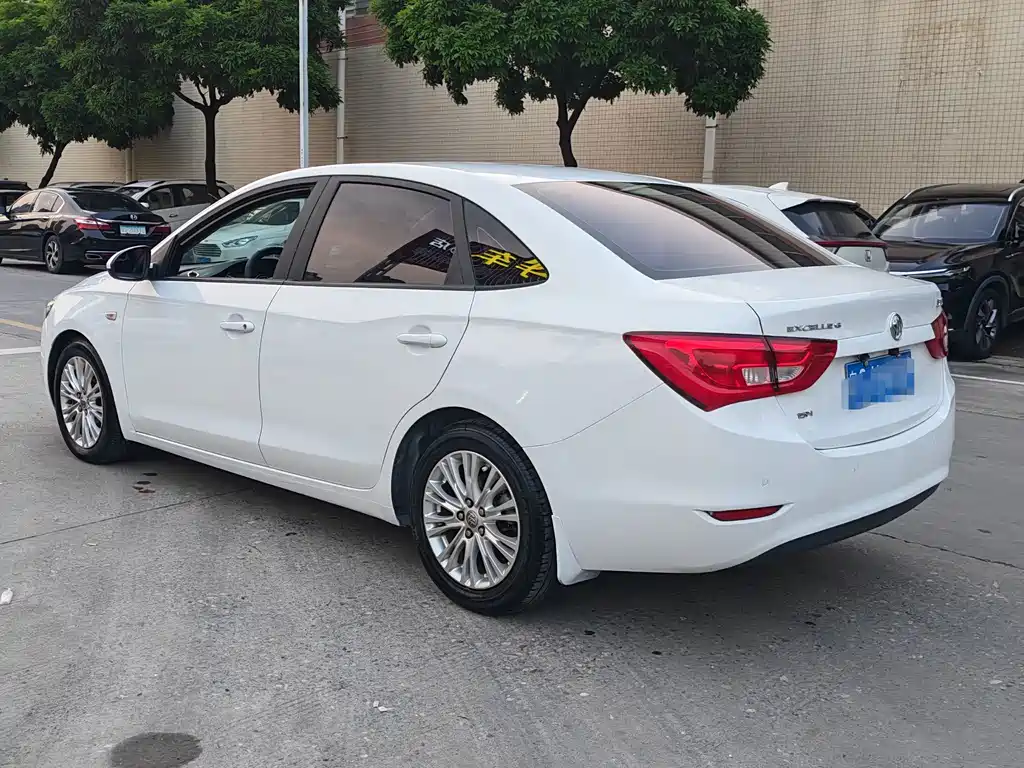 Buick Excelle — миниатюра 6