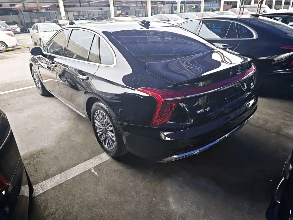 Hongqi Hongqi H5 — миниатюра 15