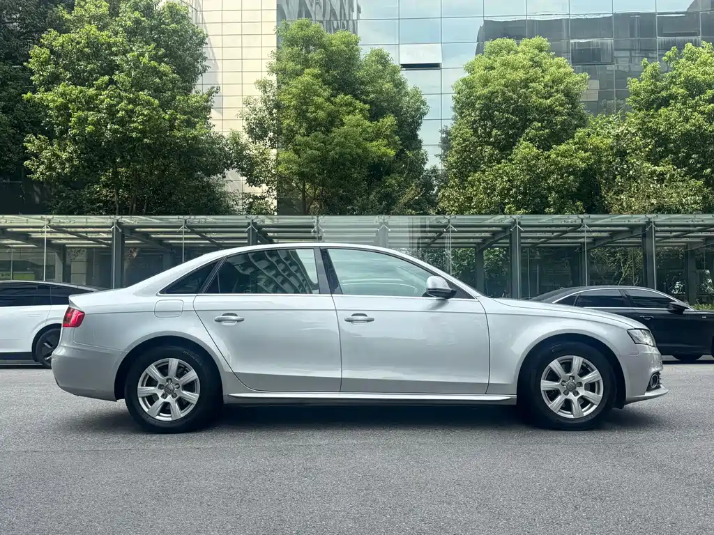 Audi A4L — миниатюра 7