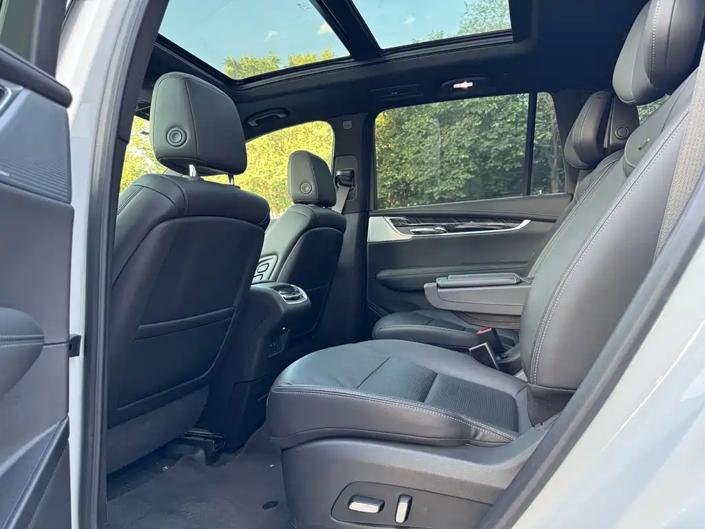 Cadillac XT6 — миниатюра 5