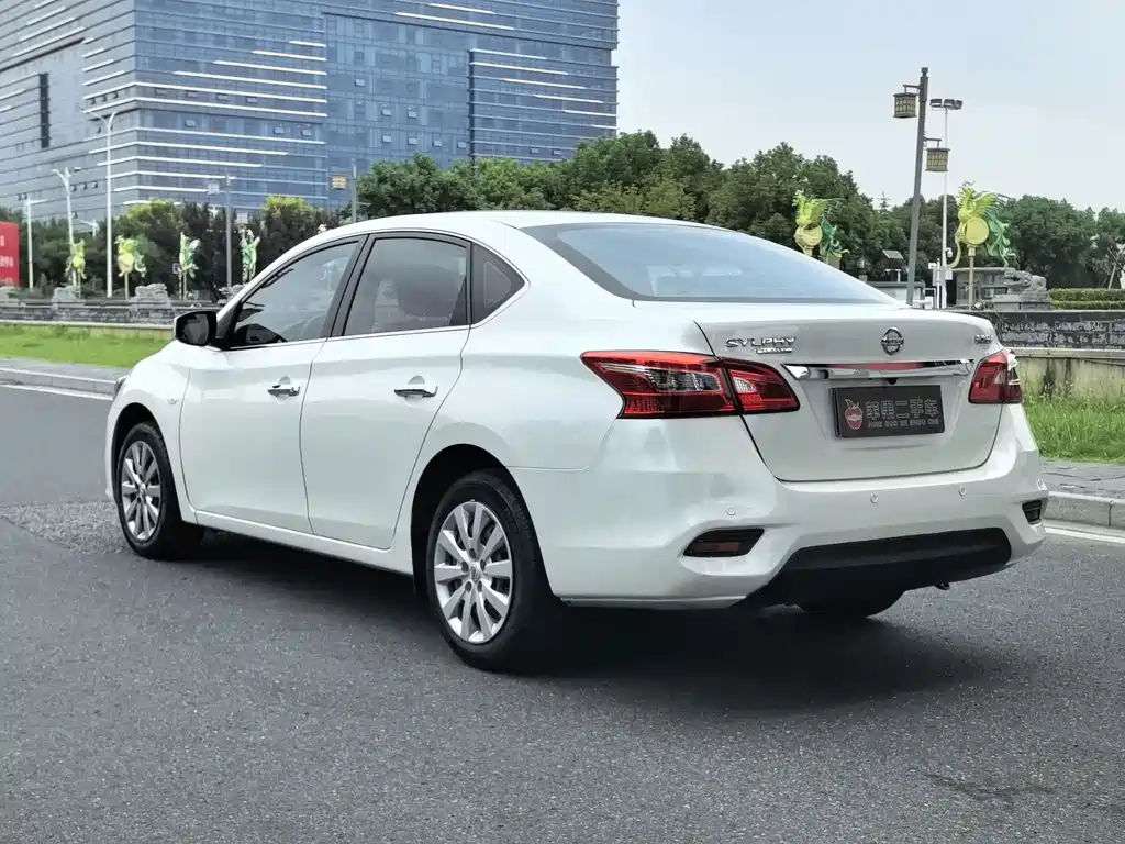 Nissan Sylphy — миниатюра 7