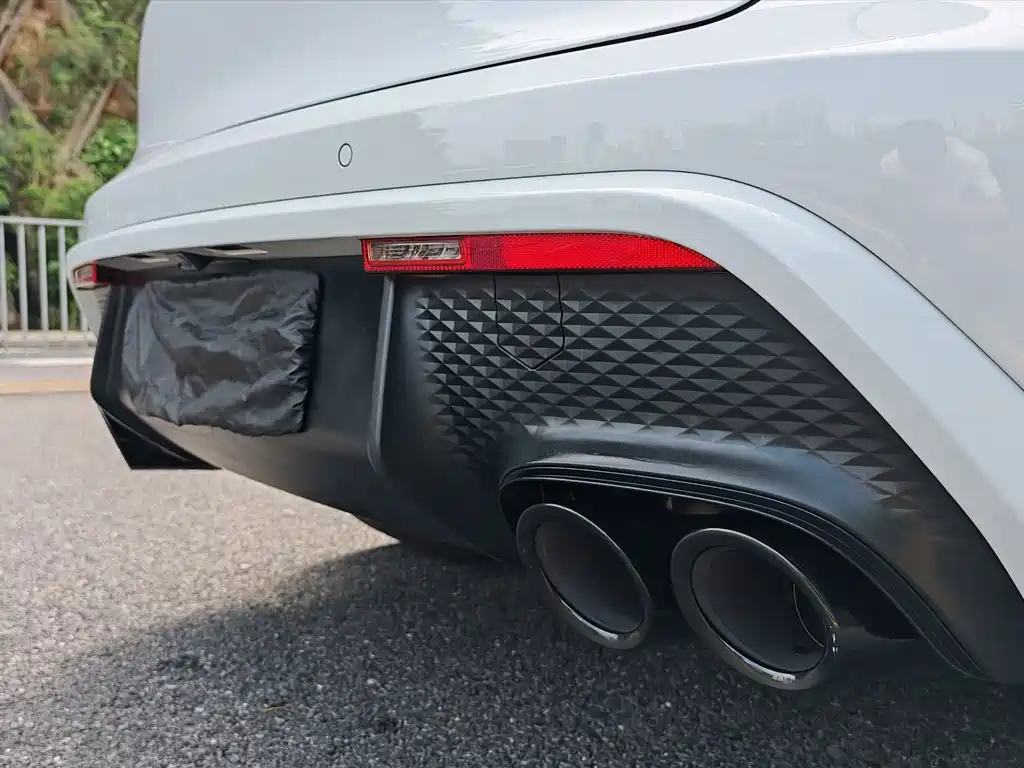 Porsche Macan — миниатюра 12