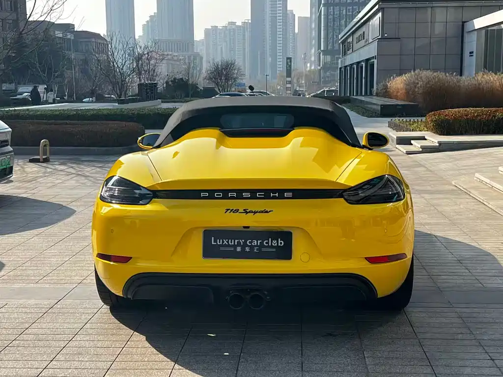 PORSCHE 718