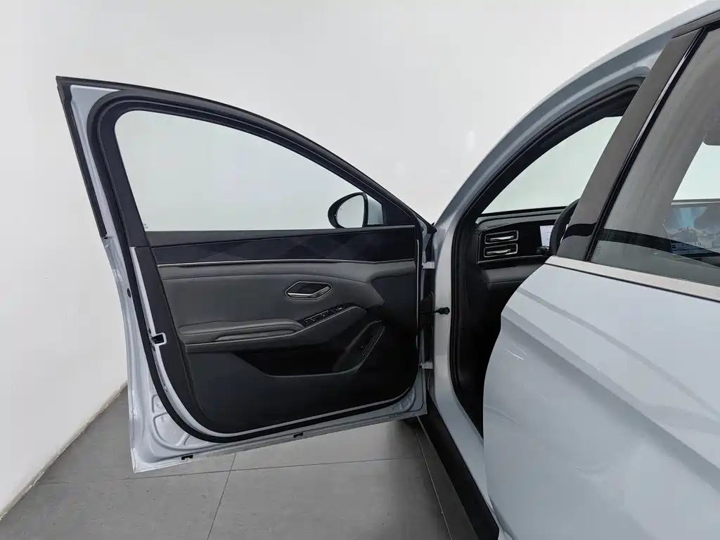 BYD Qin L — миниатюра 8