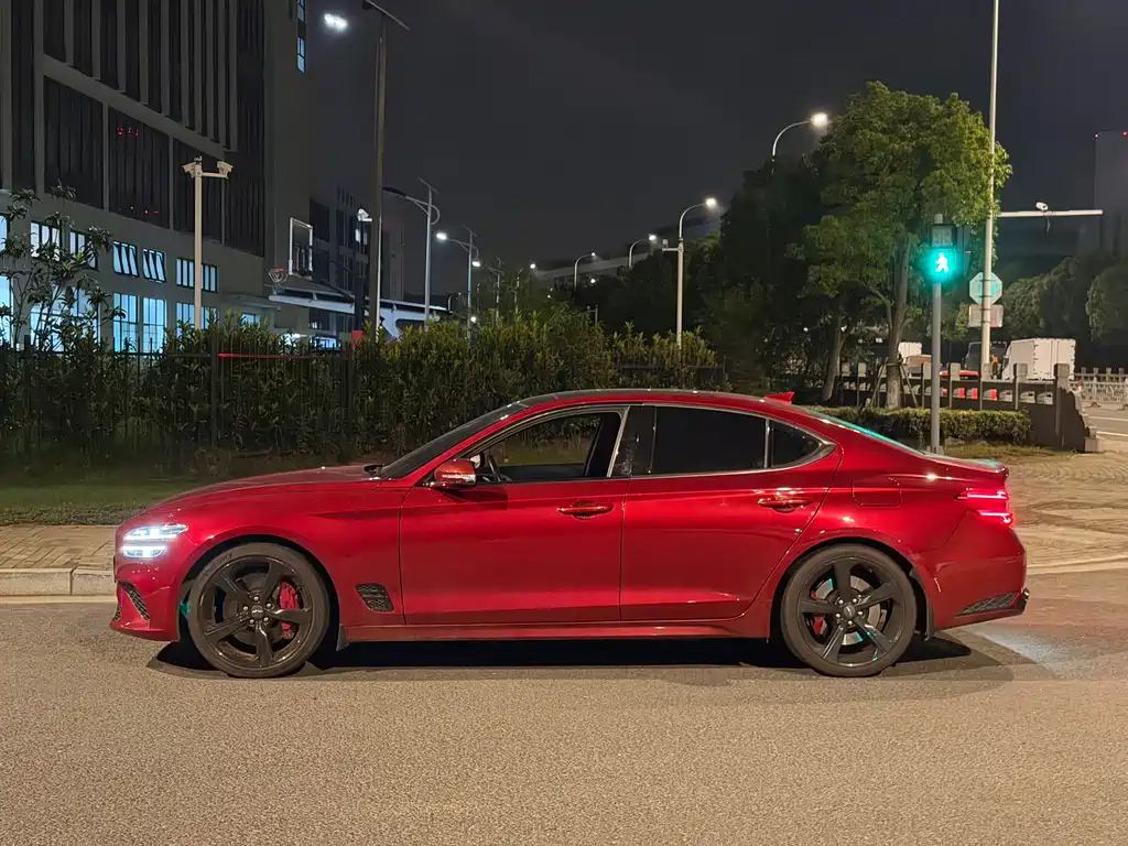 Genesis G70 2023 2.0T Luxury