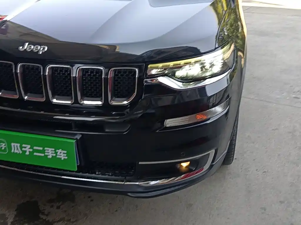 Jeep Commander — миниатюра 20
