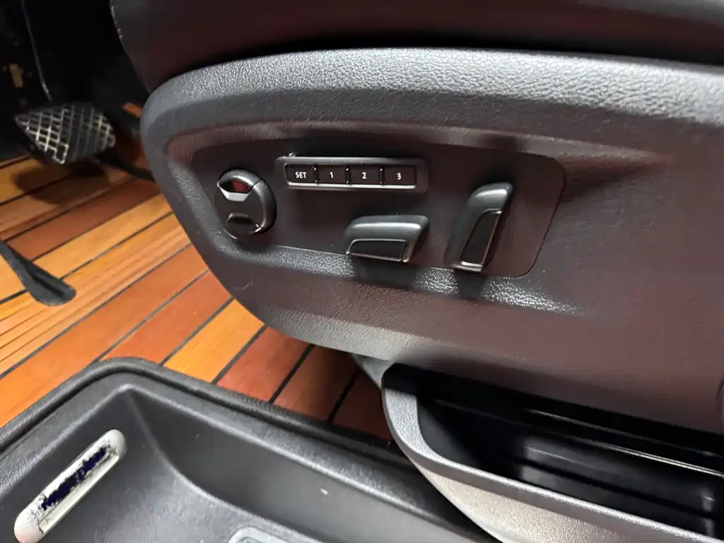 Volkswagen Multivan 2.0TSI 4WD Premium Edition 7 seats, фото 17