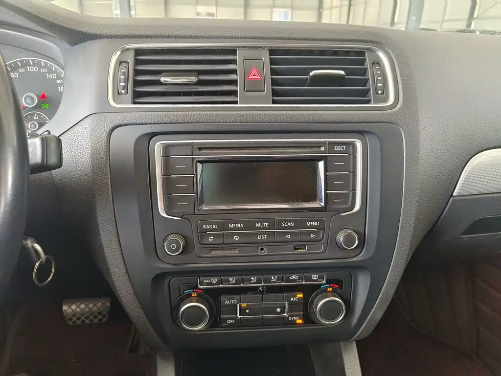 Volkswagen Sagitar — миниатюра 7