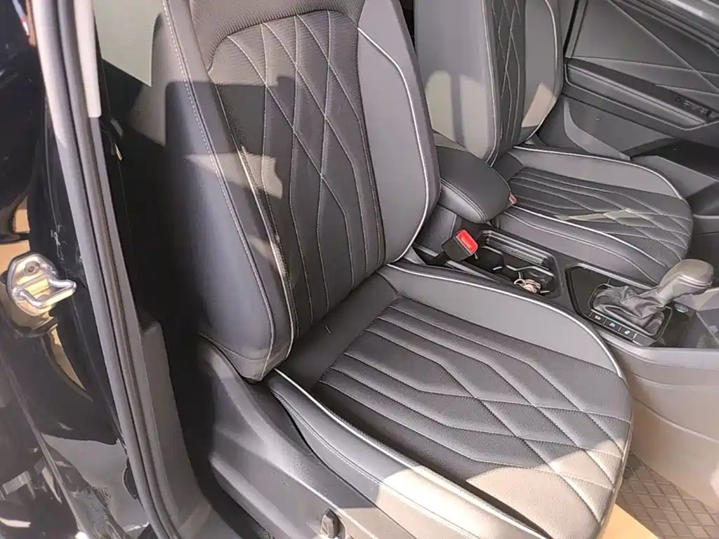 Volkswagen Tiguan L — миниатюра 25