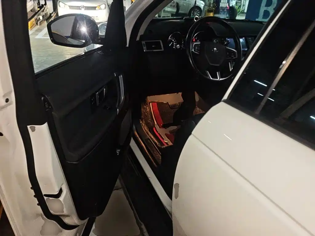 Land Rover Discovery Sport — миниатюра 17