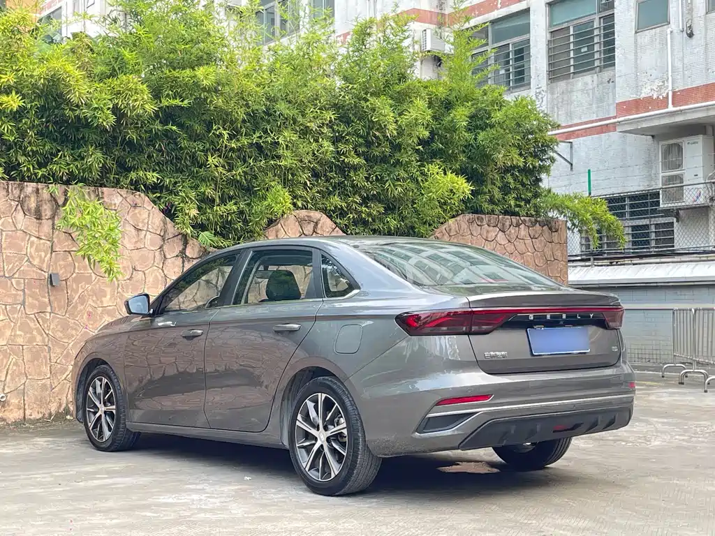 Geely Emgrand — миниатюра 6