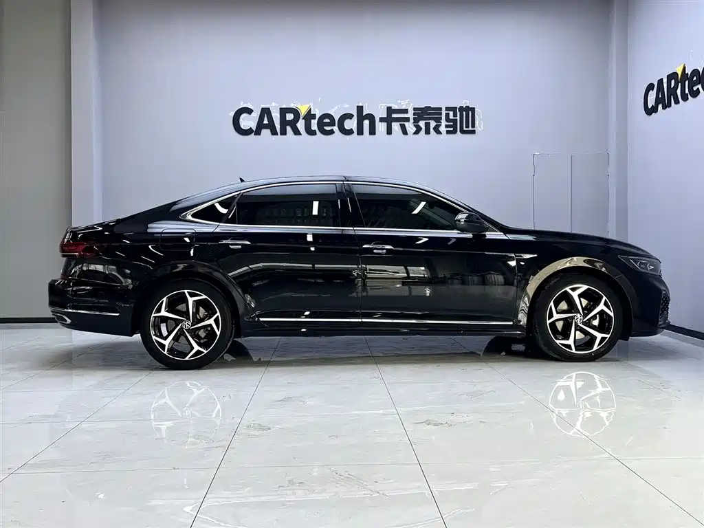 Volkswagen Passat 2023 330TSI Luxury