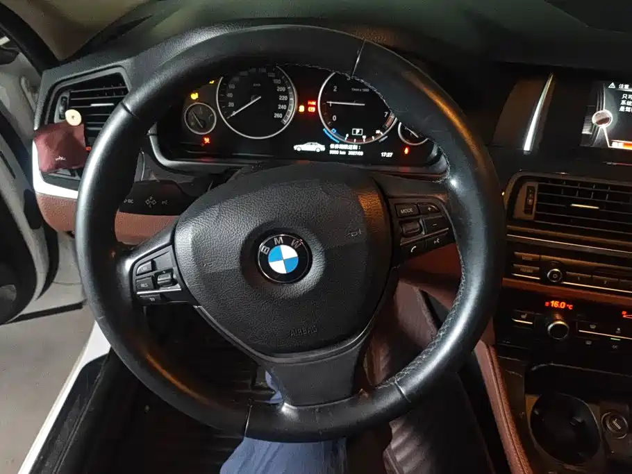 BMW 5 Series — миниатюра 15