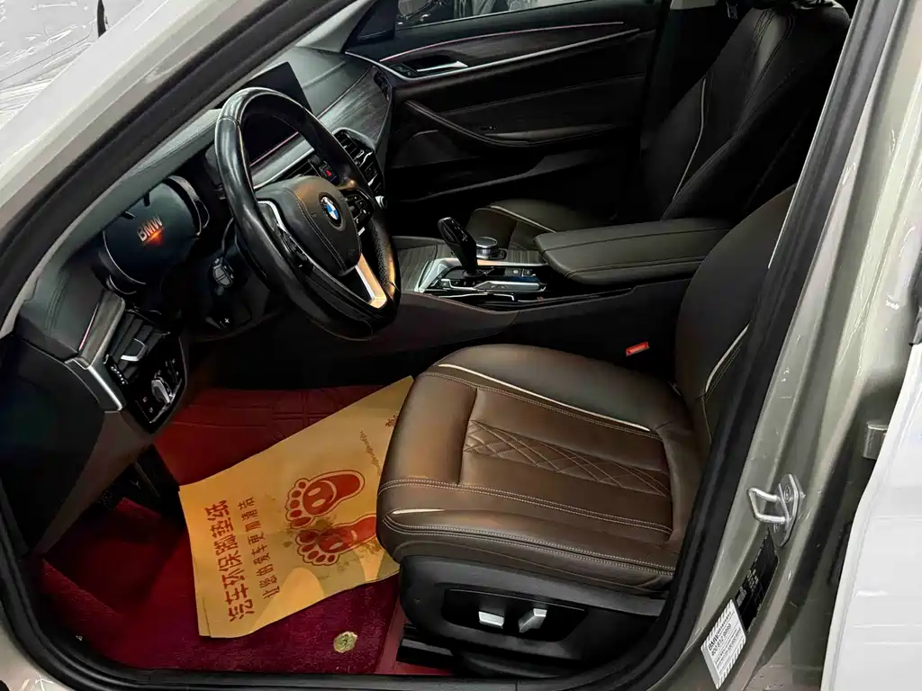BMW 5 Series — миниатюра 9