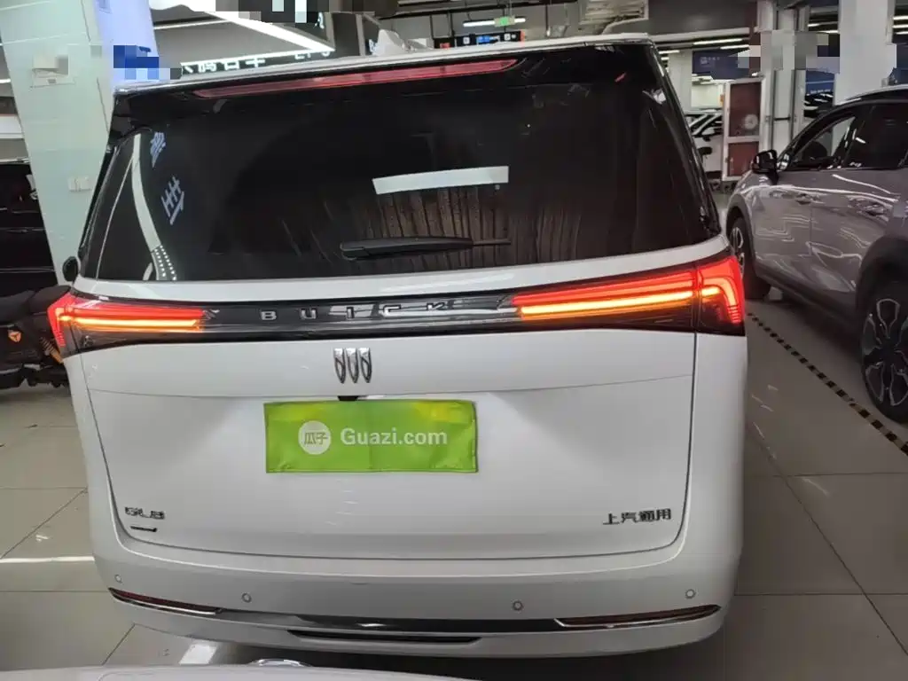 Buick GL8 Hybrid — миниатюра 6