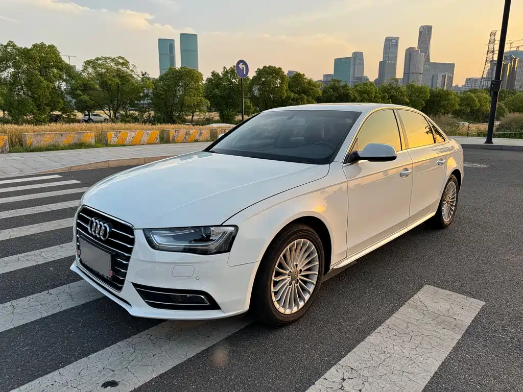 Audi A4L 2016