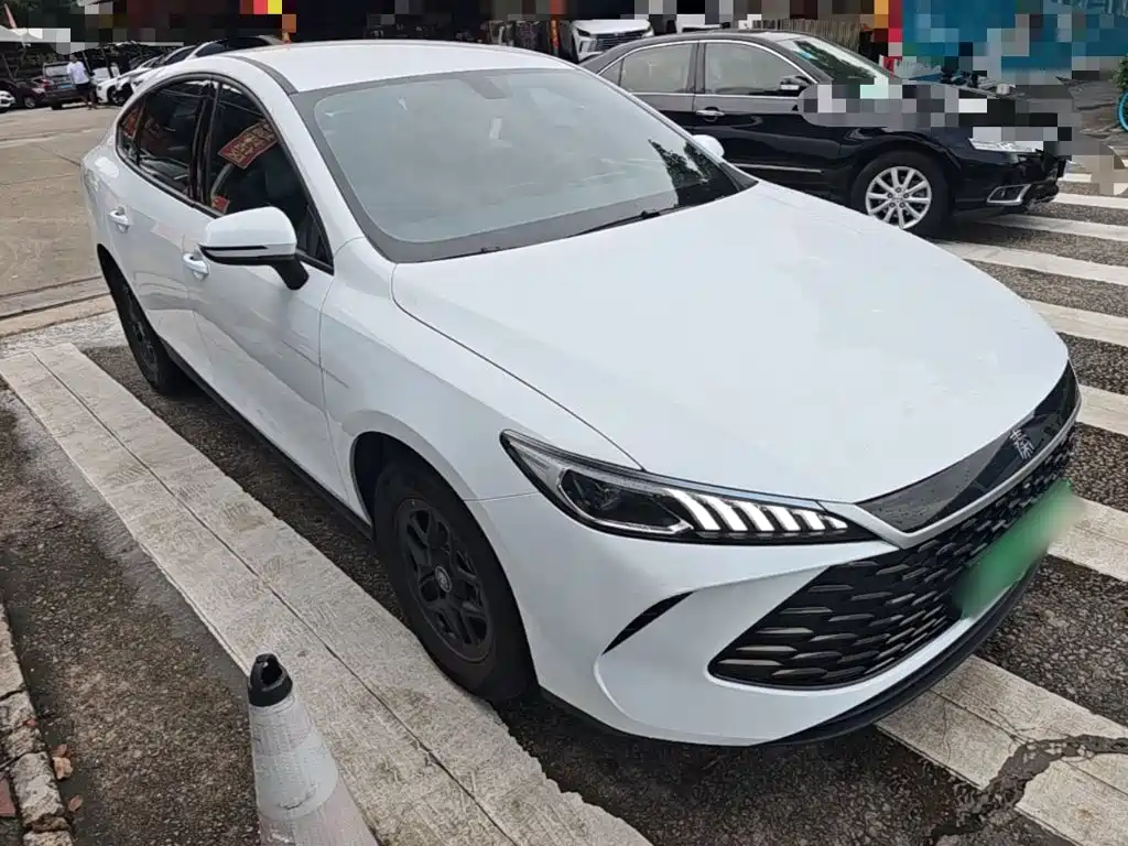 BYD Qin Plus PLUS 2025 DM-i Smart Drive 128KM