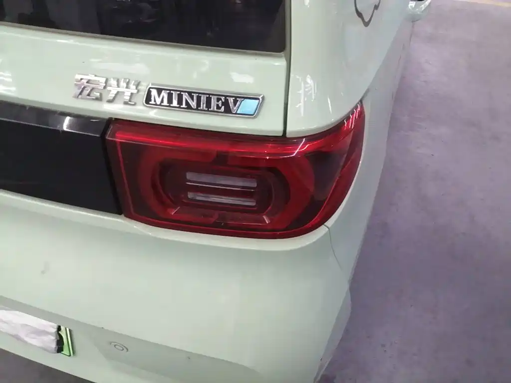 Wuling MINIEV — миниатюра 8