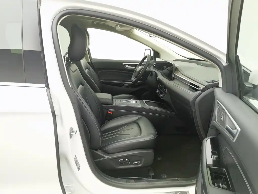 Ford Edge — миниатюра 23