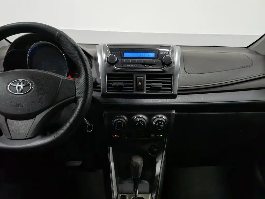 Toyota Yaris L — миниатюра 12