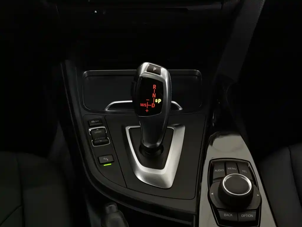 BMW 3 Series — миниатюра 13