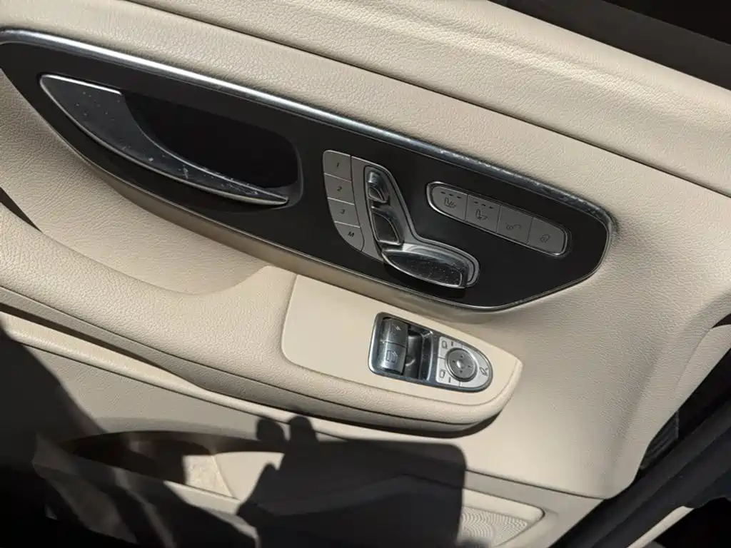 Mercedes-Benz V-Class — миниатюра 13