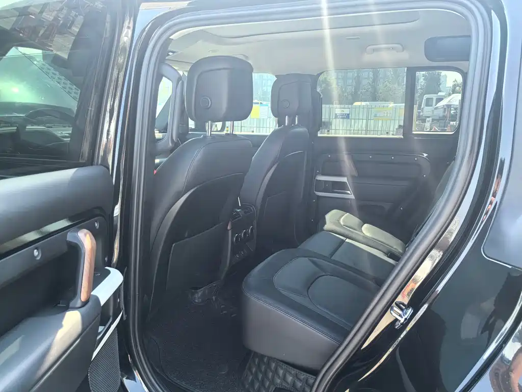 Land Rover Land Rover Defender 2023 110 3.0T P400 X-DYNAMIC HSE