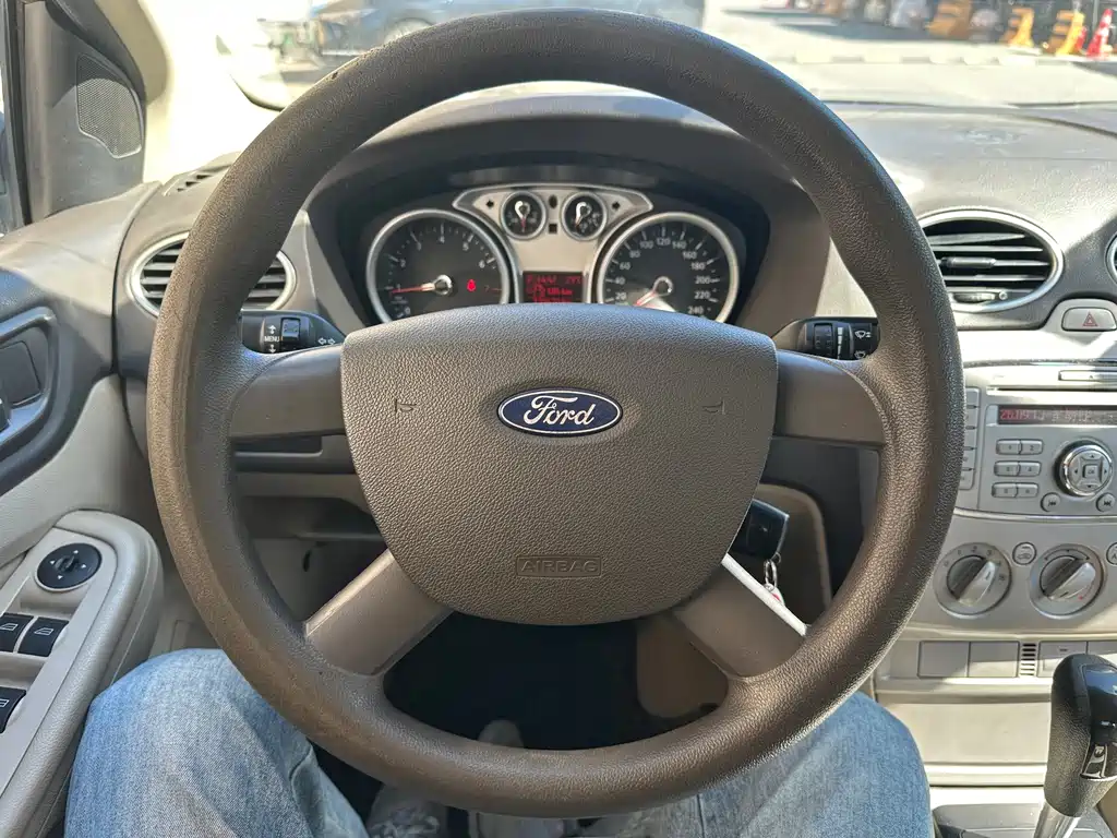 Ford Focus — миниатюра 18