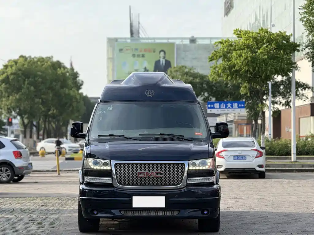 GMC Savana — миниатюра 2