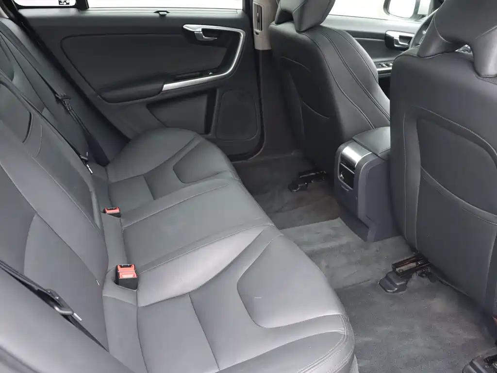 Volvo S60 — миниатюра 12