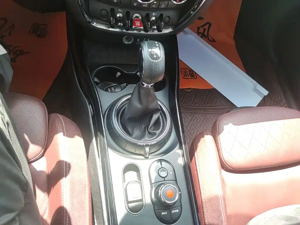 MINI Mini Clubman — миниатюра 14