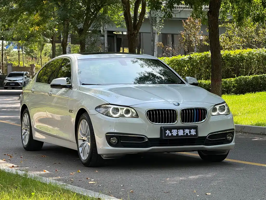 BMW 5 Series — миниатюра 2