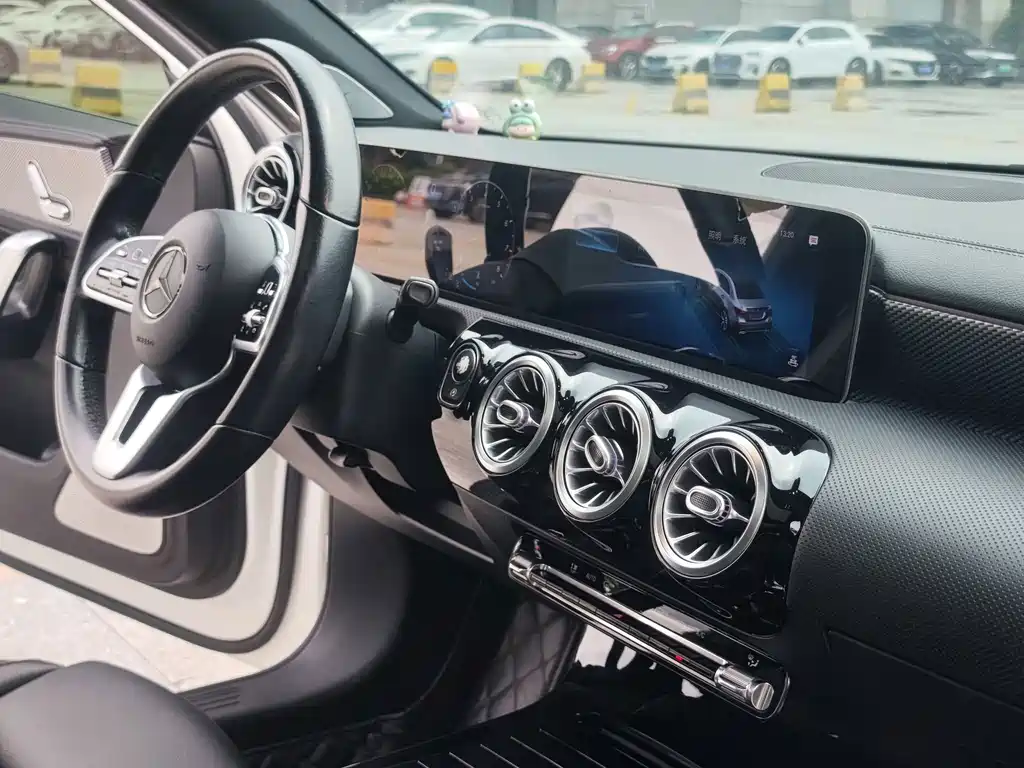 Mercedes-Benz A-Class — миниатюра 15