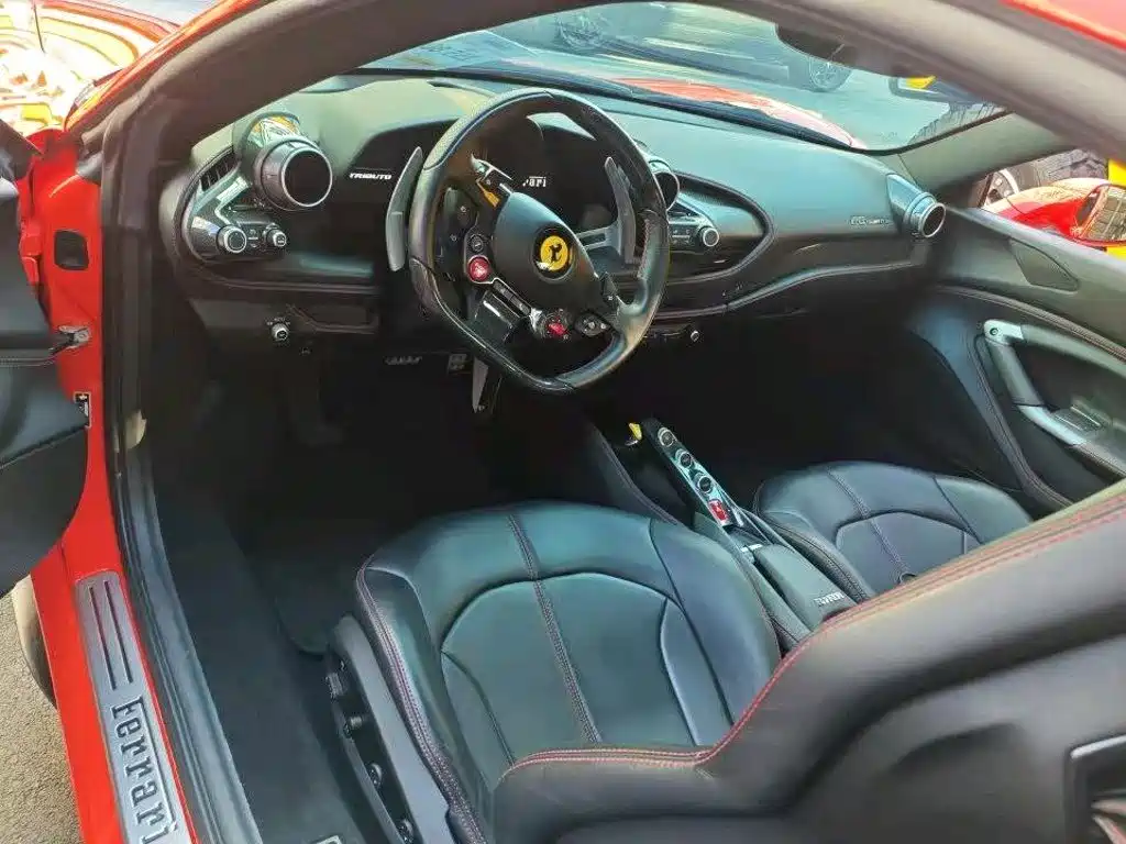 Ferrari F8 — миниатюра 6
