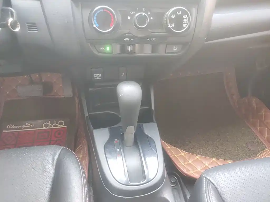 Honda Fit — миниатюра 14
