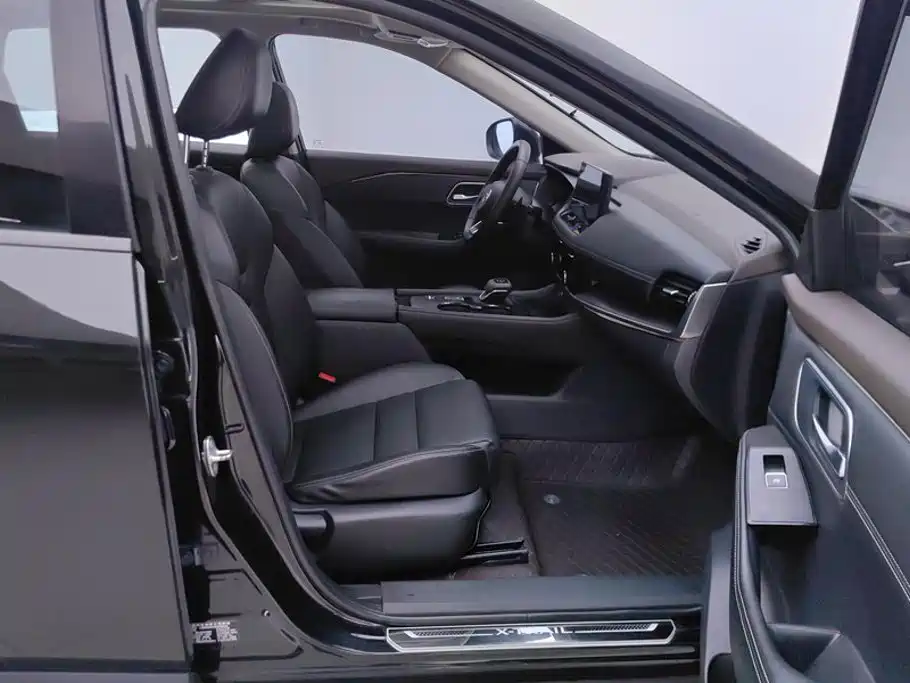 Nissan X-Trail — миниатюра 8