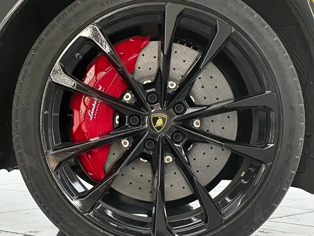 Lamborghini Urus — миниатюра 8